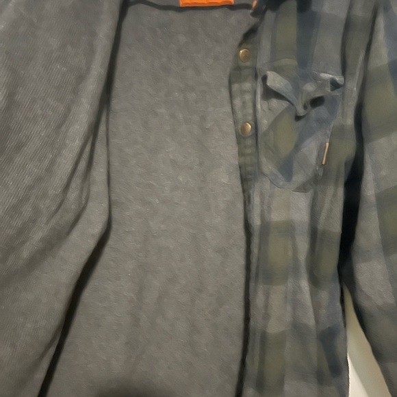 Men’s Flannel - Picture 4 of 4